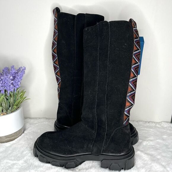FARM Rio Boots Women’s 7.5 Black Tall Suede Lug Sole Boots with Embroidery NWT - Picture 3 of 10